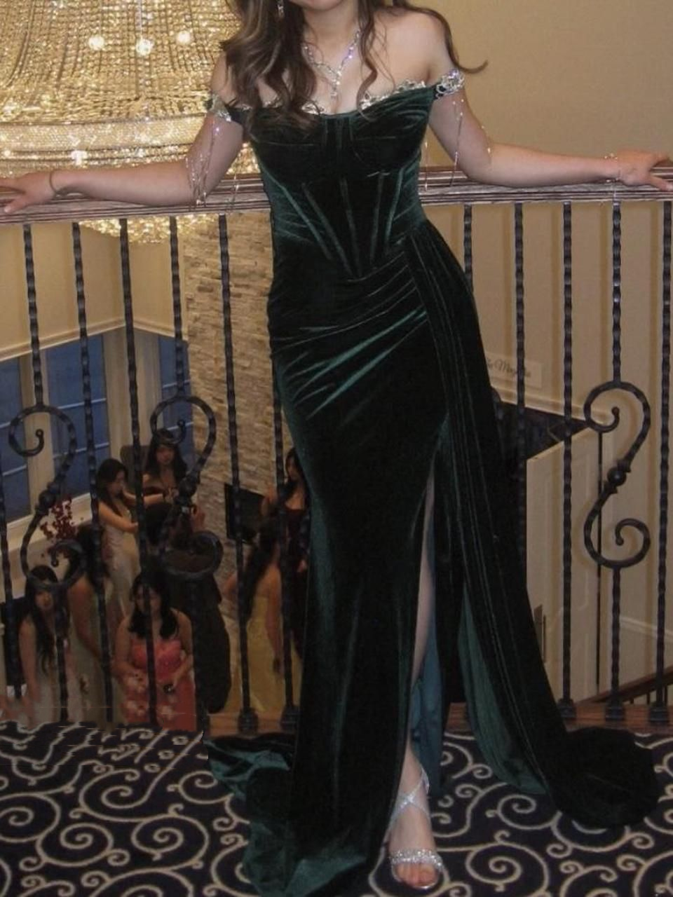 Vintage Off The Shoulder Green Velvet Beaded Mermaid Evening Dress Slit Long Prom Dresses D1649