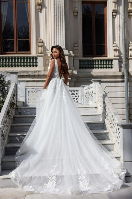 Charming Mermaid Ball Gown Chiffon V-Neck Wedding Dress with Appliques - Fashionpara