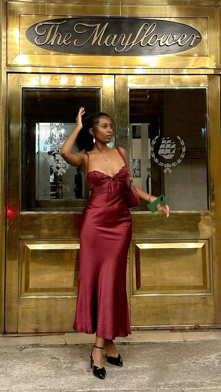 Elegant Spaghetti Straps Burgundy Satin Mermaid Long Wedding Guest Dress Party Gown D1643