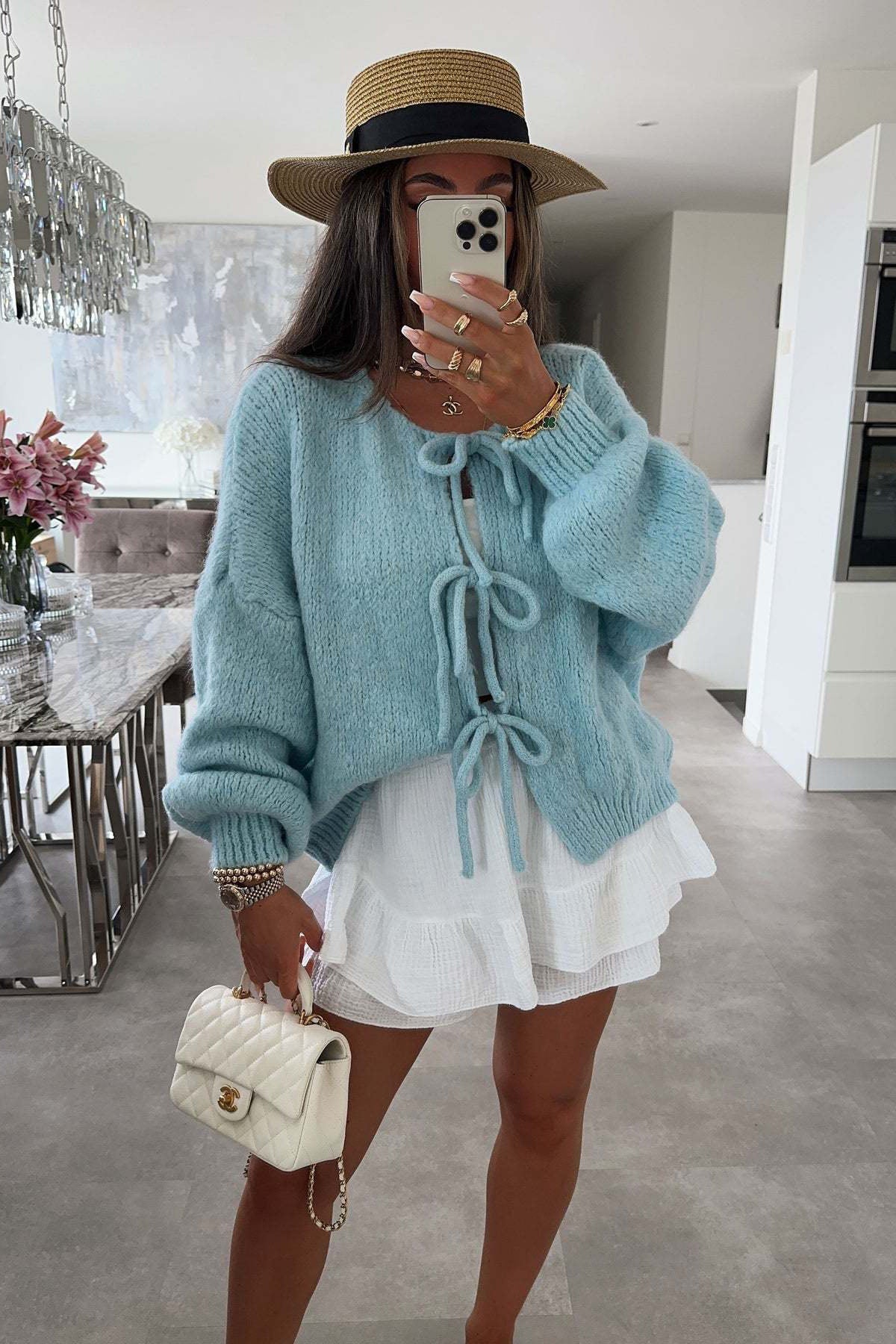 Cropped Knitted Cardigan with Crew Neck for Stylish Comfort