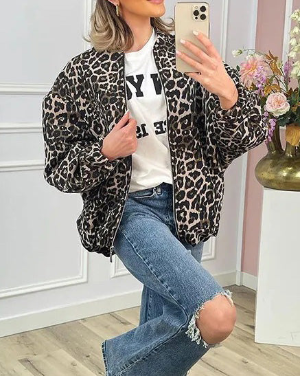 Chic Leopard Print Cropped Zip-Up Jacket for Stylish Layers