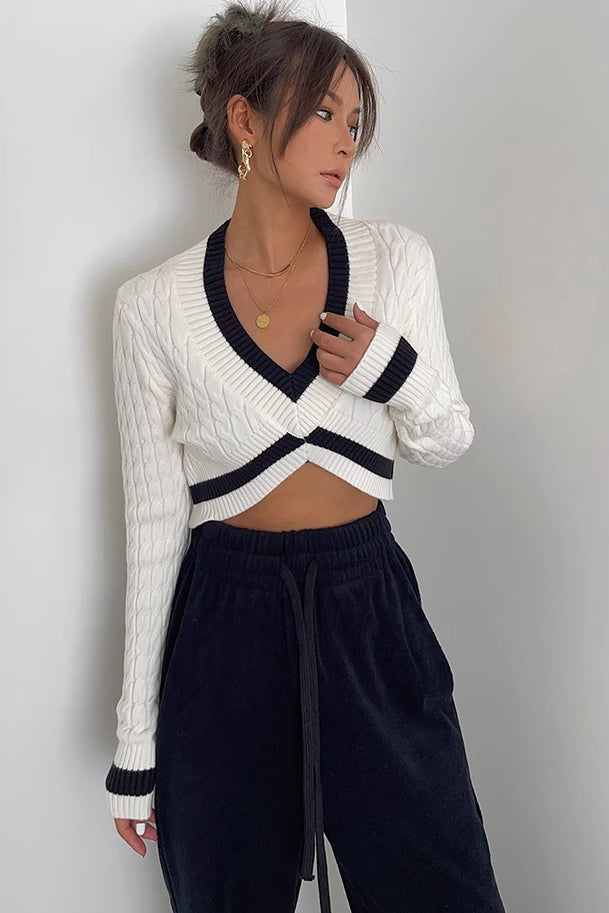 Contrast Cable Knit Crop Sweater for Effortless Style