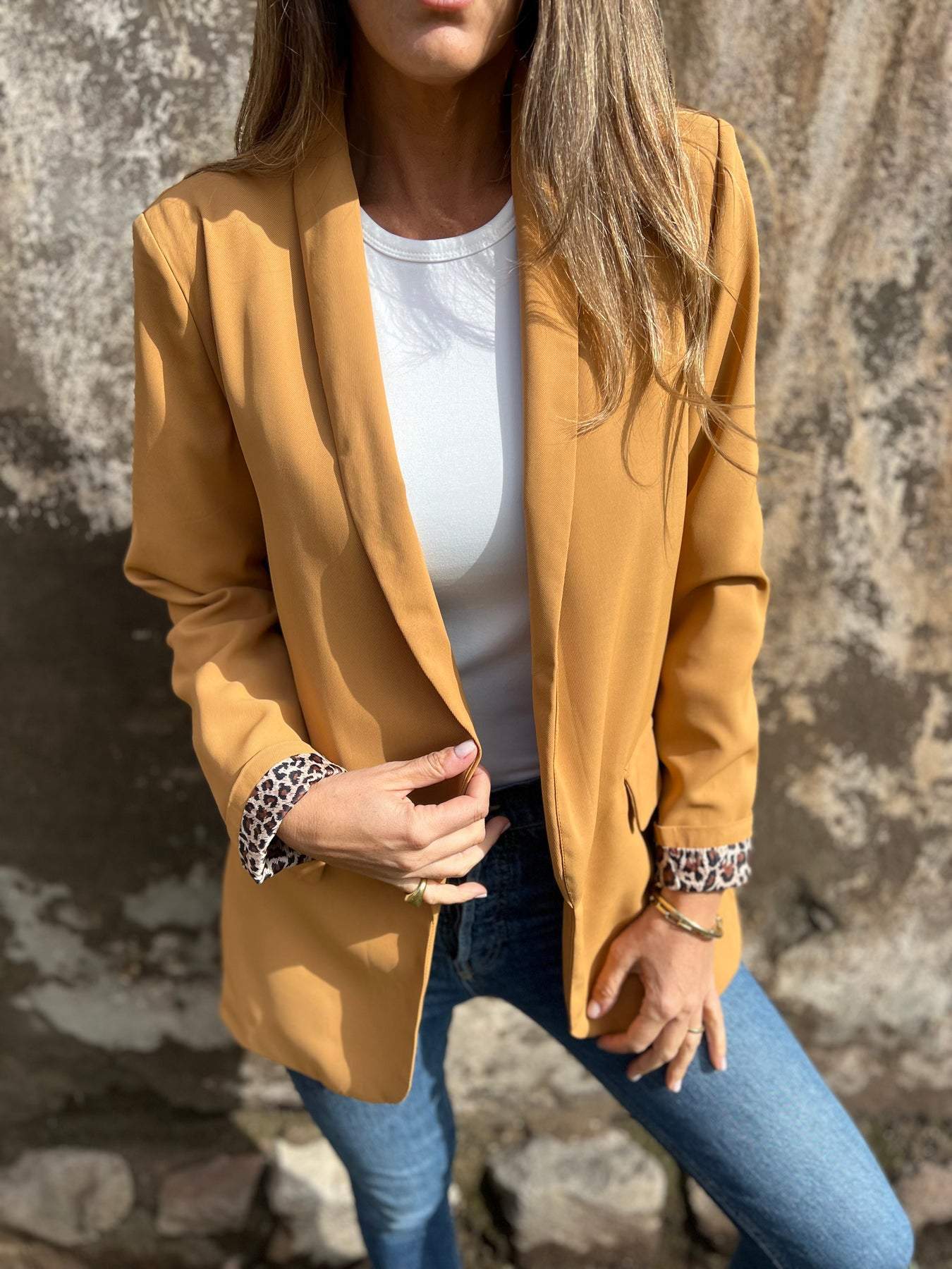 Chic Leopard Print Blazer with Luxurious Lining for Style