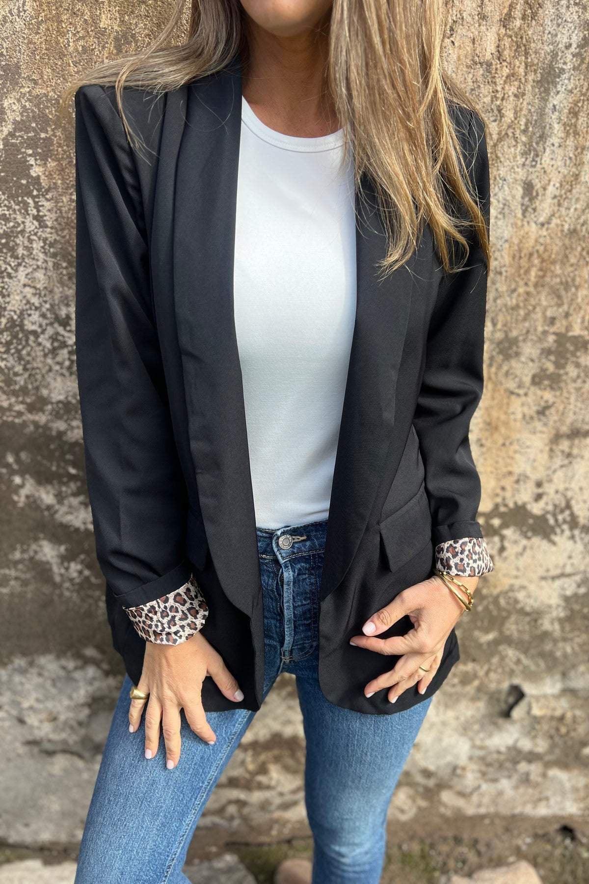 Chic Leopard Print Blazer with Luxurious Lining for Style