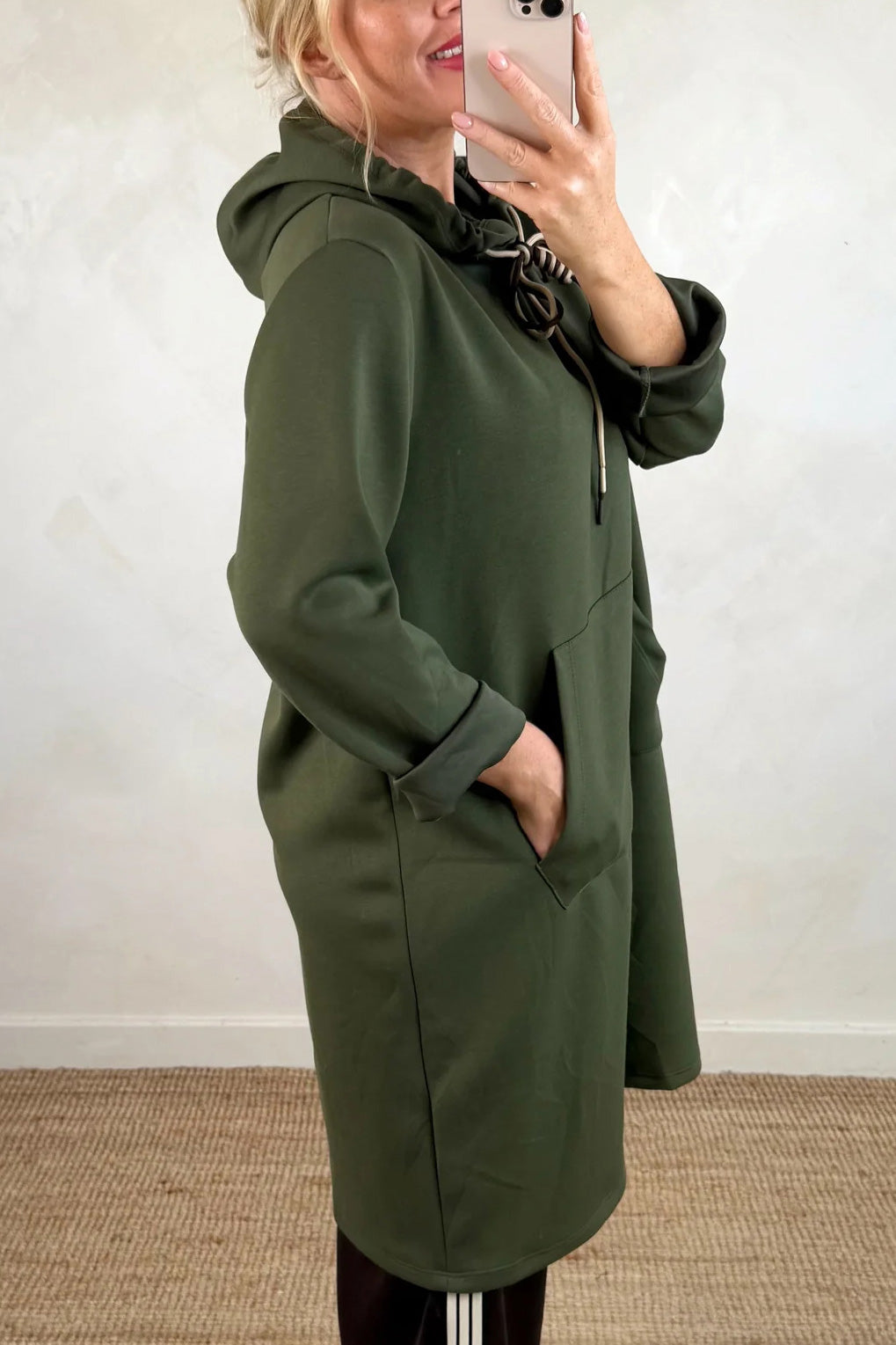 Kangaroo Pocket Loose Hooded Sweatshirt Midi Dress
