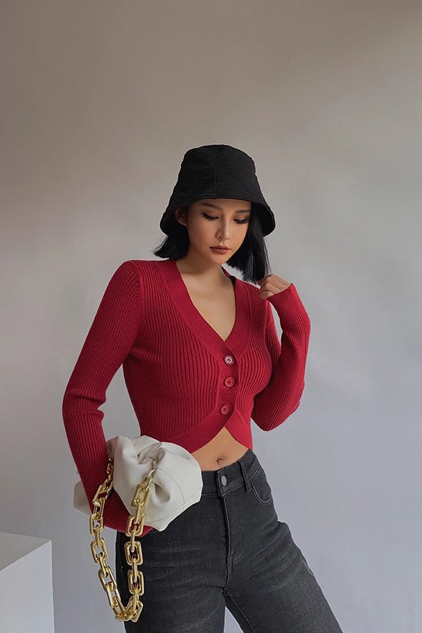Chic Rib-Knit Crop Sweater with Buttoned Front Design