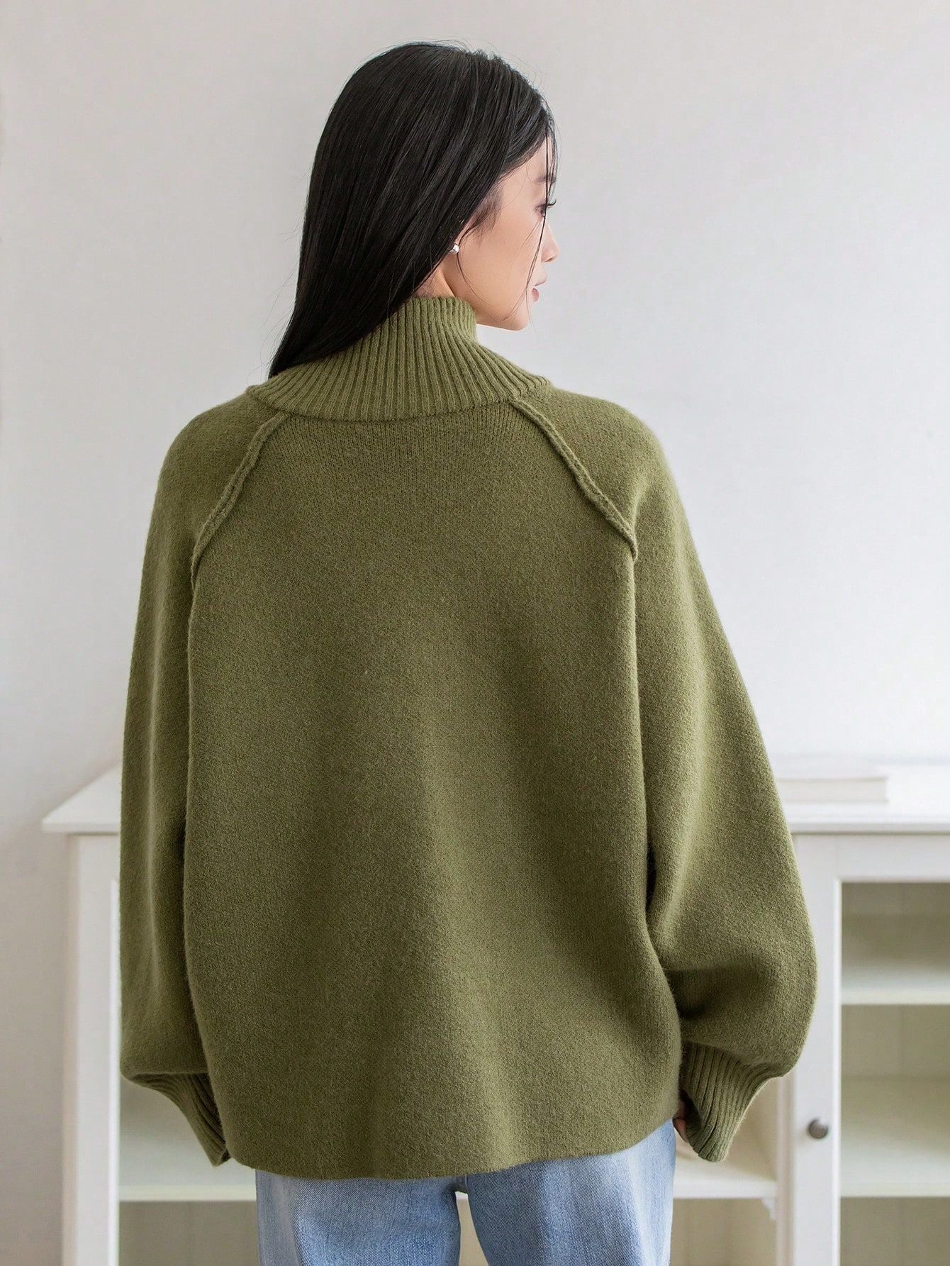 Cozy Zippered Knitted Cardigan with Stand Collar Design