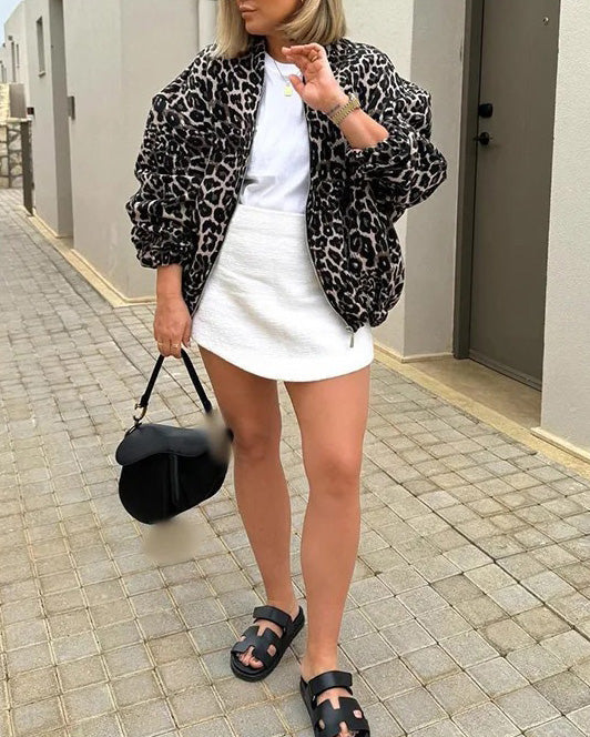 Chic Leopard Print Cropped Zip-Up Jacket for Stylish Layers