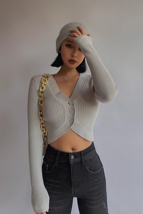 Chic Rib-Knit Crop Sweater with Buttoned Front Design