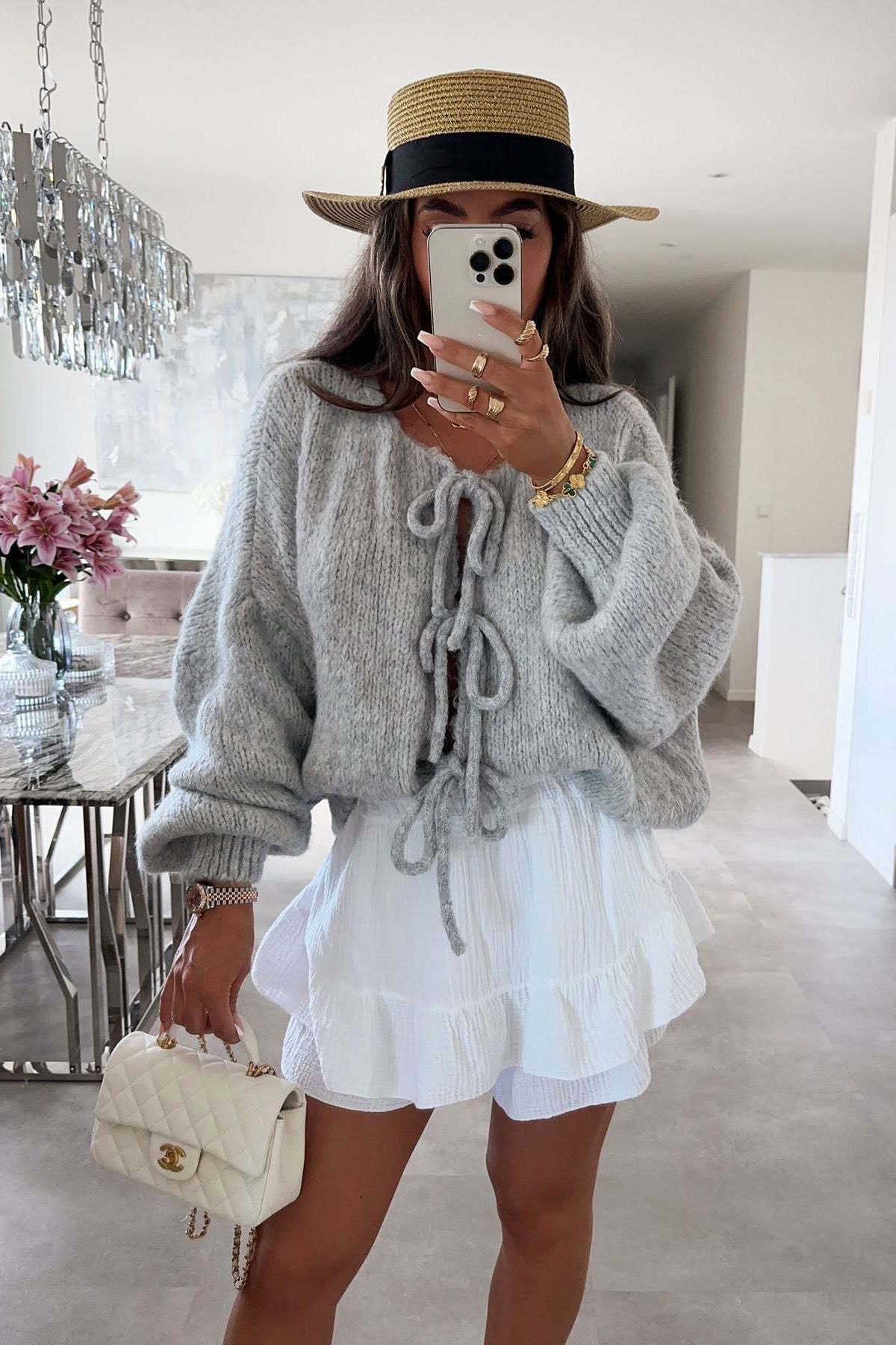 Cropped Knitted Cardigan with Crew Neck for Stylish Comfort