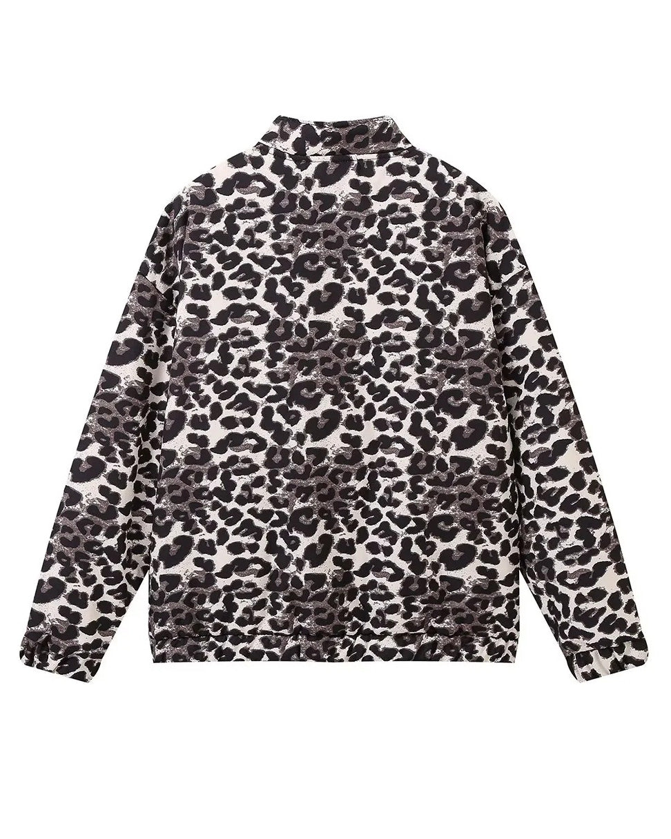 Chic Leopard Print Cropped Zip-Up Jacket for Stylish Layers