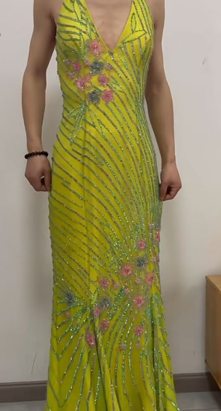 Unique Green Halter V Neck Chiffon Beaded Mermaid Evening Dress Backless Long Party Dress D1323