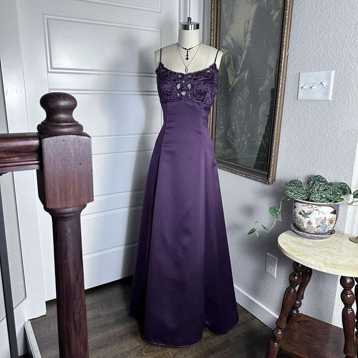 Elegant Purple Spaghetti Straps Satin Long Wedding Guest Dress Formal Birthday Party Gown D1692
