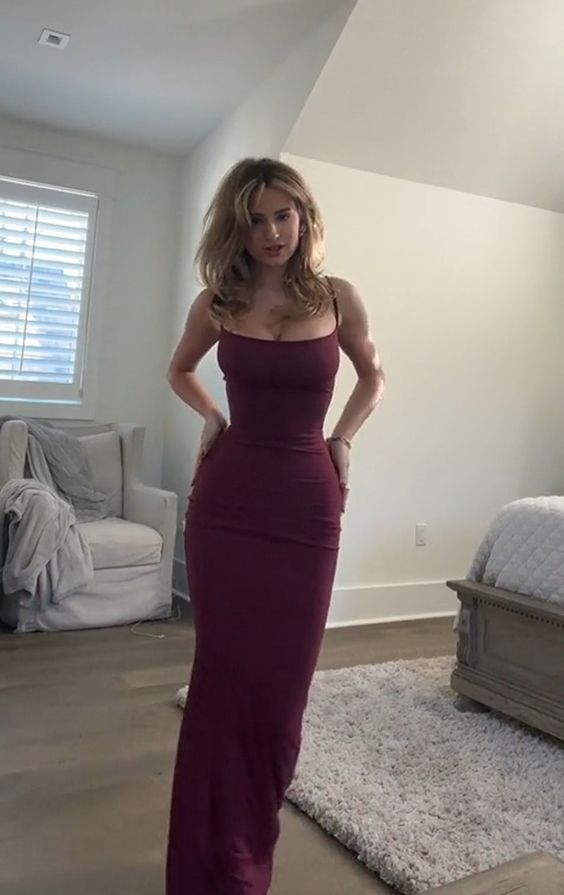 Burgundy Prom Dresses Sheath Straps Evening Dresses