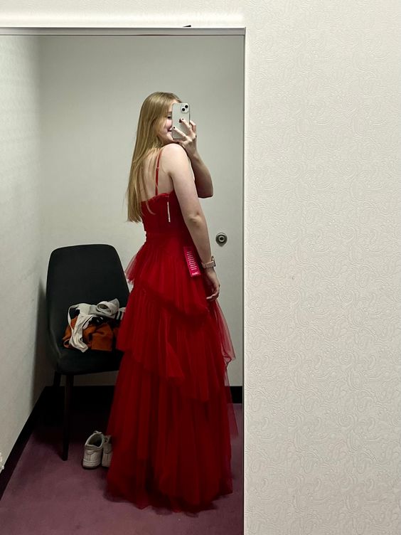 Ball Gown Tiered Burgundy Prom Dresses Straps Neckline Formal Dress