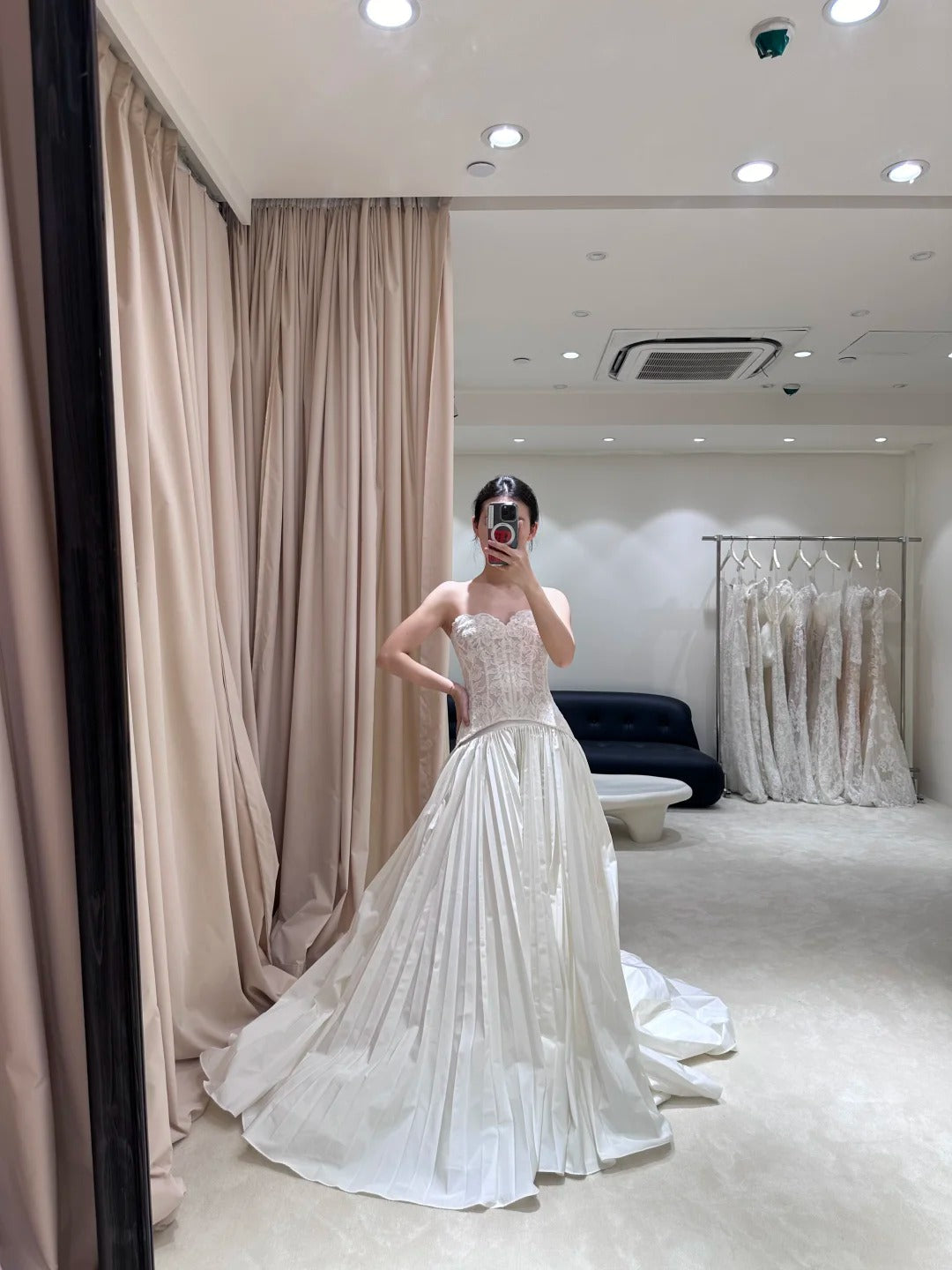 Delicate lace sweetheart neckline herringbone corset with pleated train wedding dress P3094