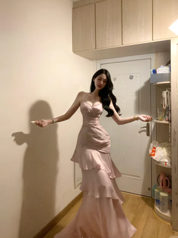 Sweet Pink Spaghetti Straps Satin Layered Mermaid Evening Dress Formal Party Gown Guest Dress D852