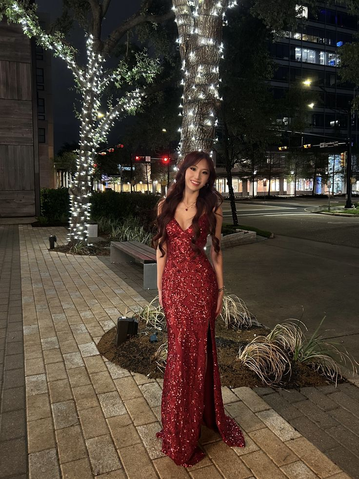 Sparkly Spaghetti Straps Burgundy V Neck Sequin Mermaid Party Dress Slit Long Evening Dress D1498