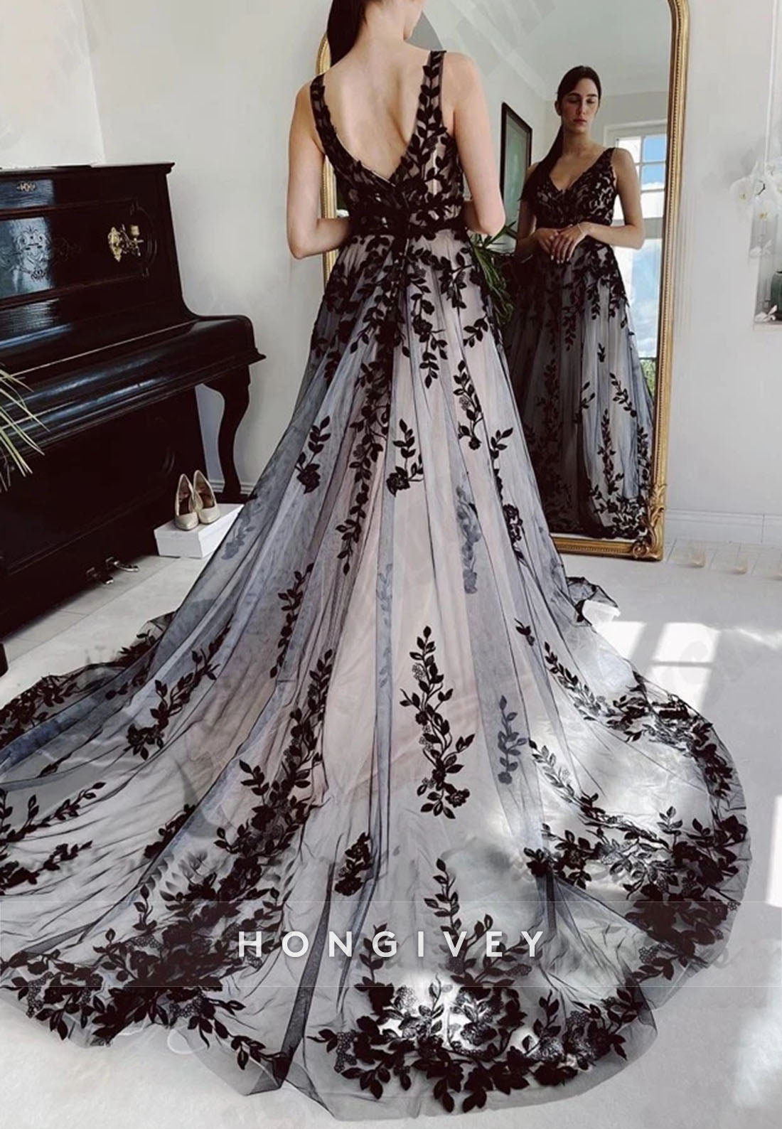 Gothic Wedding Dresses V Neck Black Lace Applique Court Train Bridal Gown
