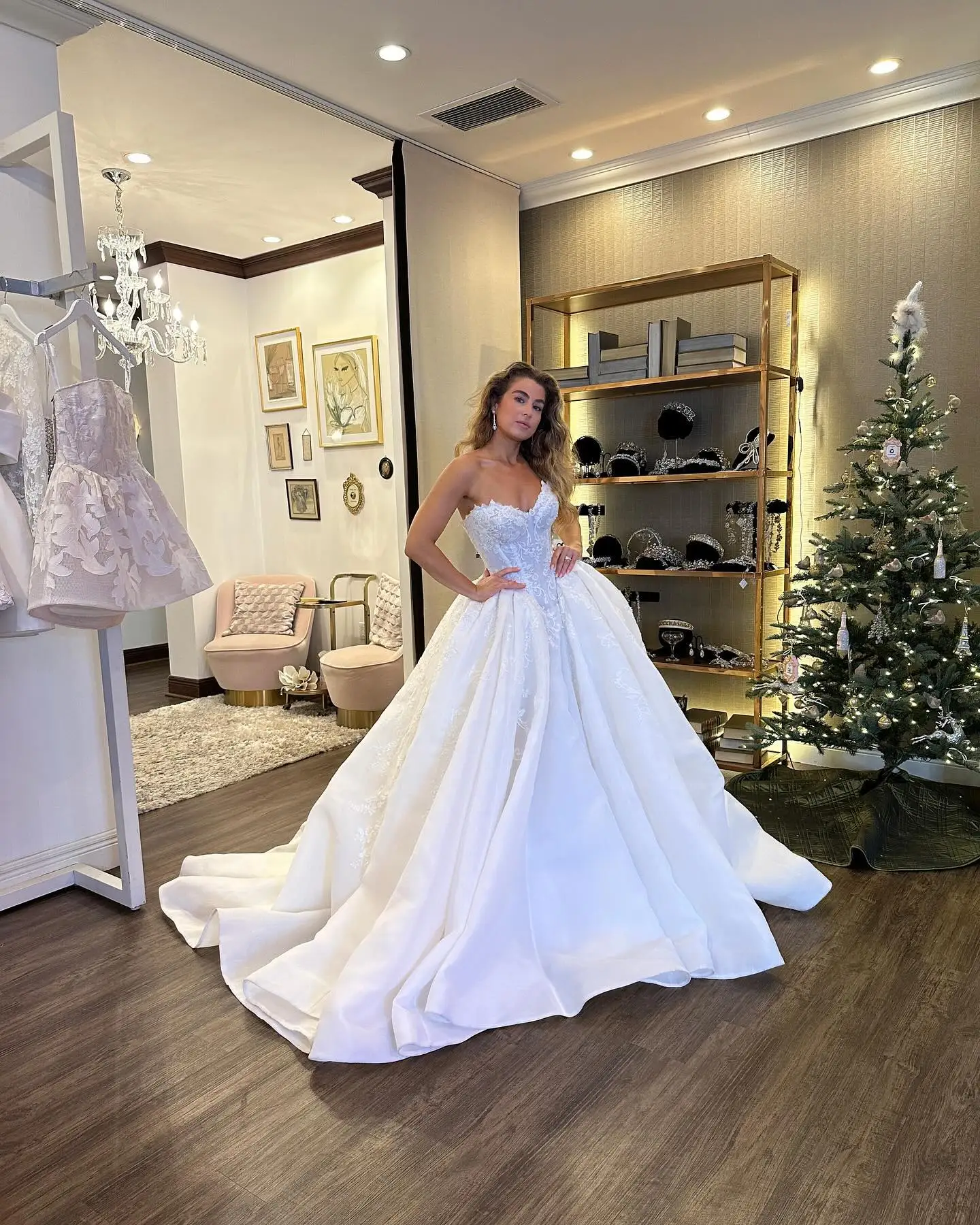 A-line Wedding Dress Sweetheart Bridal Gowns Lace Appliques Bride Dresses