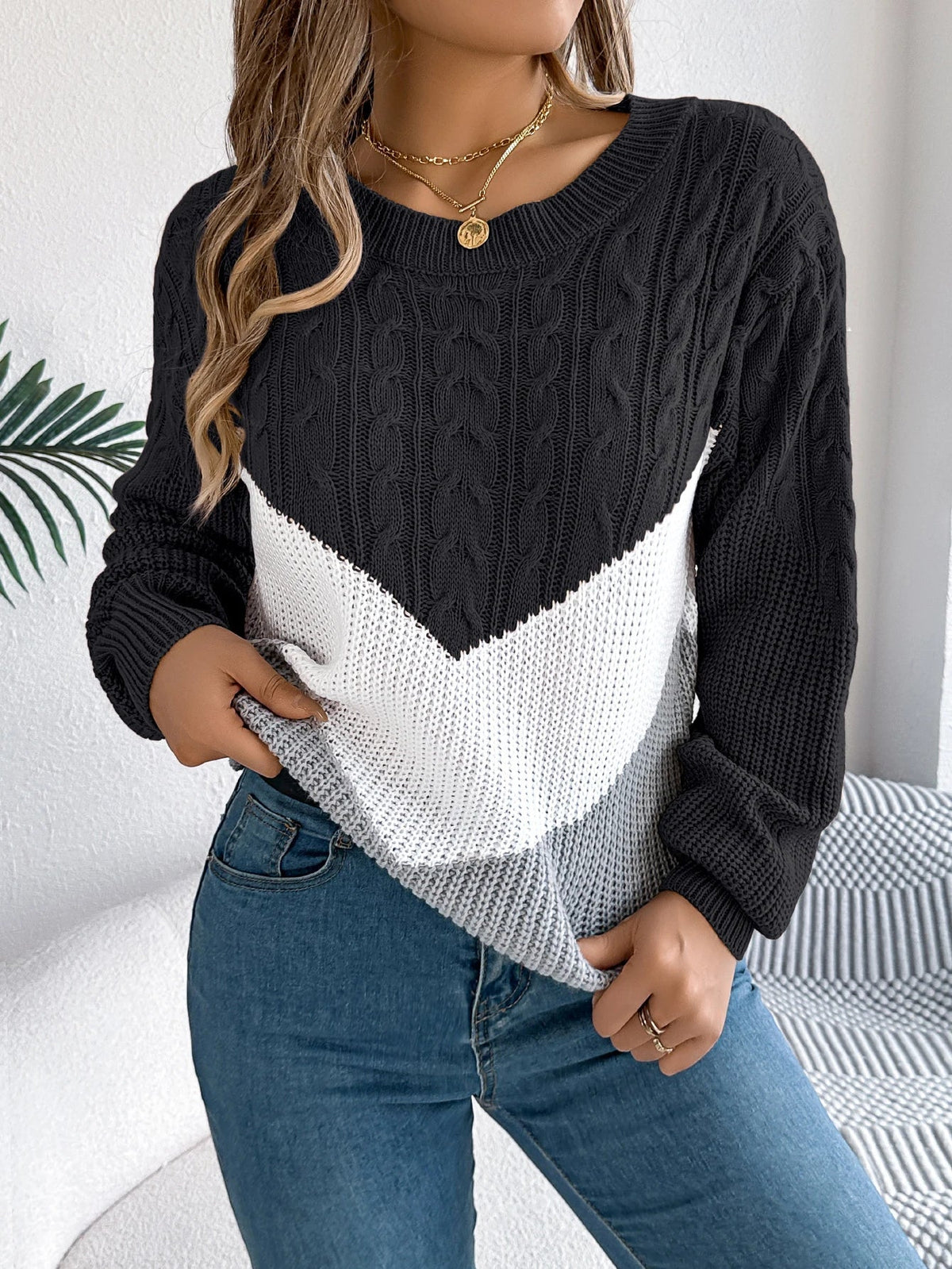 Round Neck Color Block Cable Knit Sweater