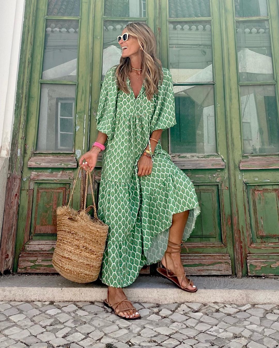 Floral Print V-Neck Puff Sleeve Tiered Midi Dress 2