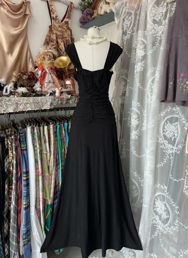 Classic V Neck Black Satin Pleated Mermaid Long Evening Dress Formal Wedding Guest Dress D1785