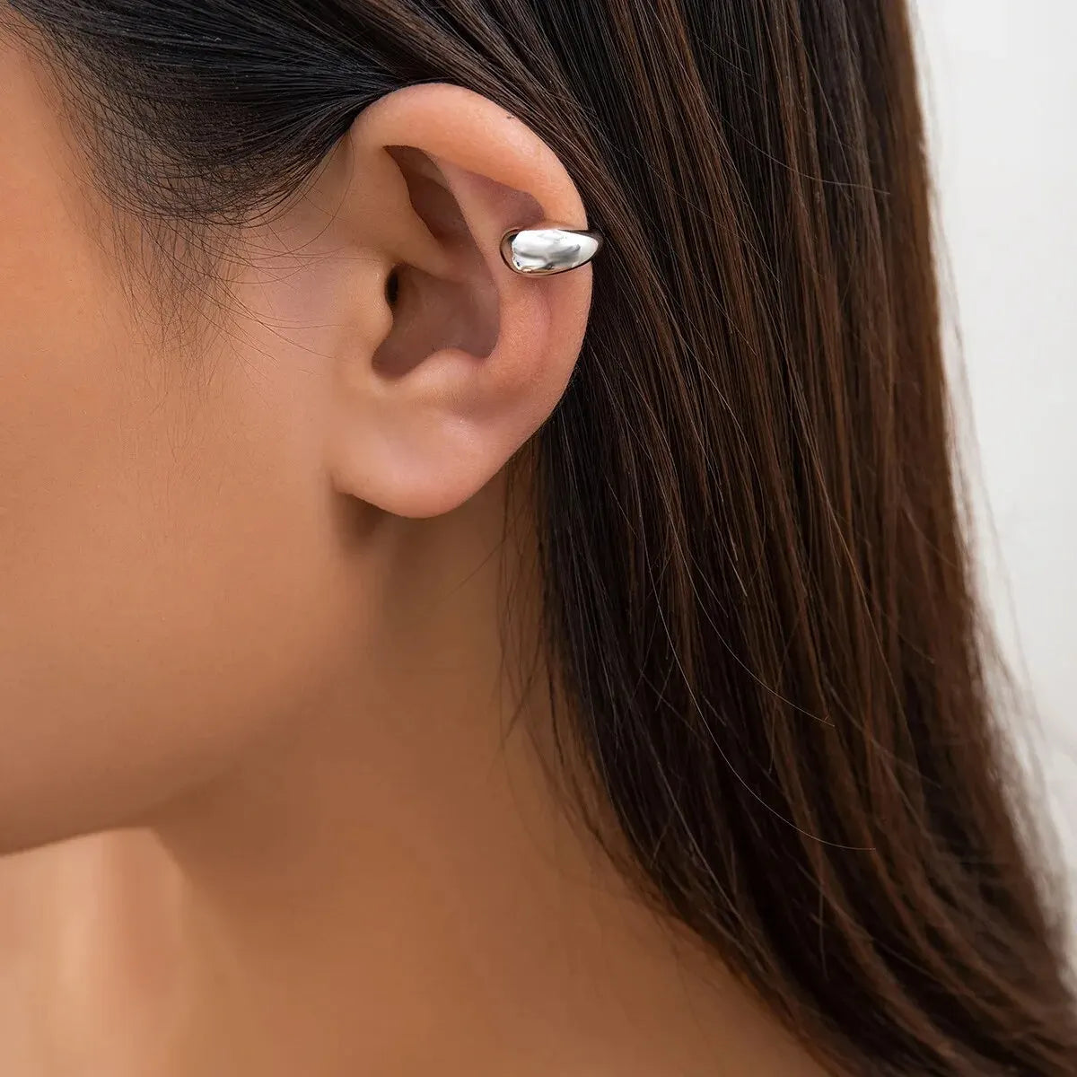 Dark Circular Shiny No Piercing Clip Earring