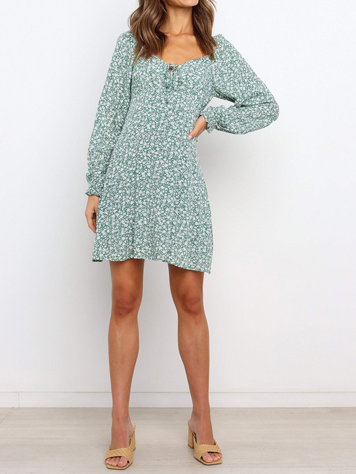 KittenAlarm - Sexy backless strappy long-sleeve floral dress
