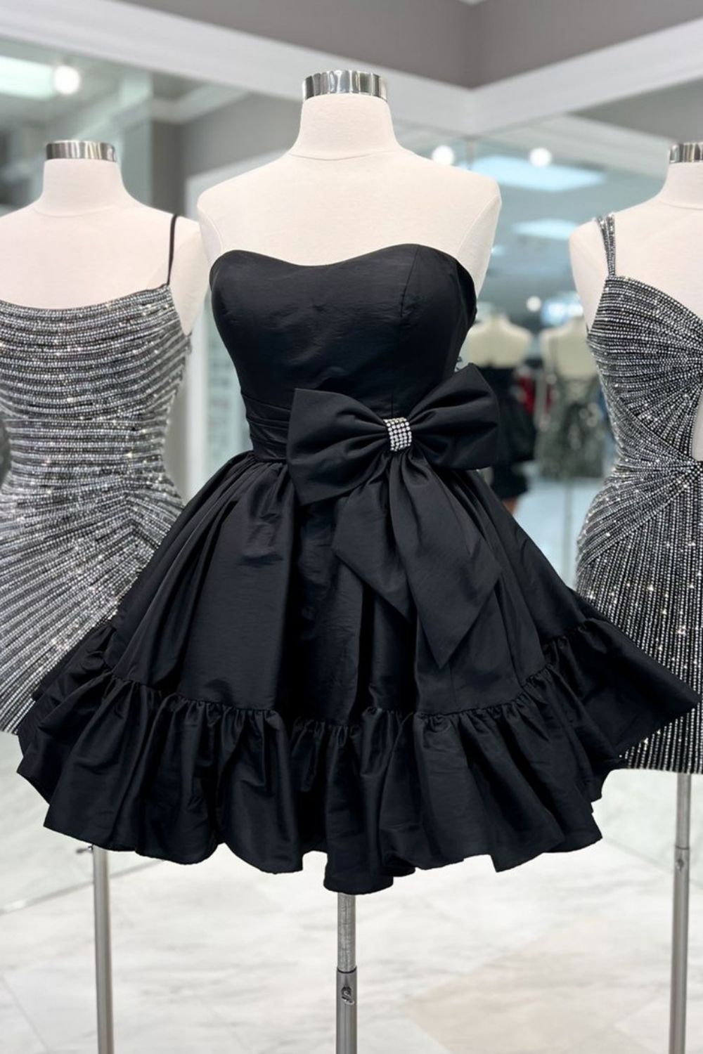 Simple Green A-Line Strapless Short Satin Homecoming Dress With Bowknot - Fashionpara