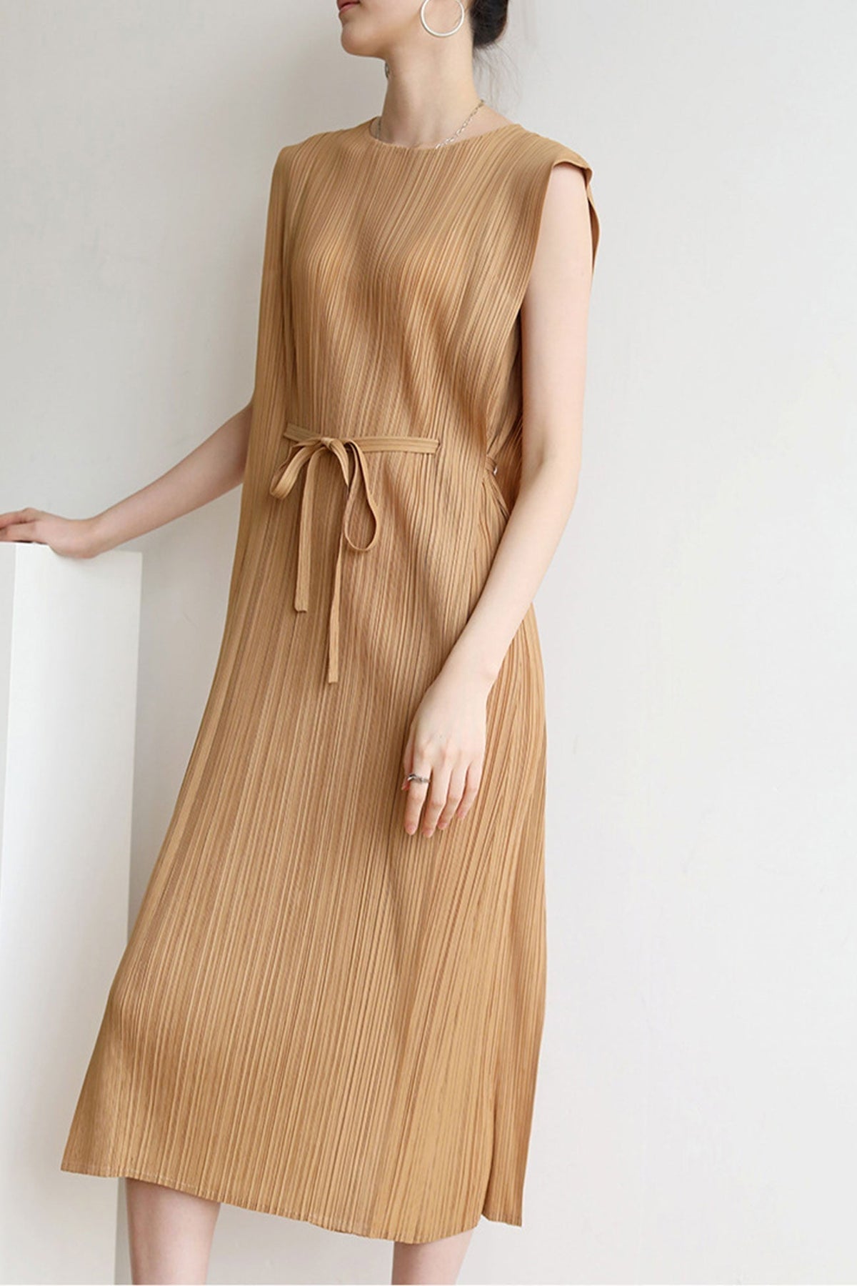 Pleated Crew-Neck Sleeveless Column Midi Dress 7