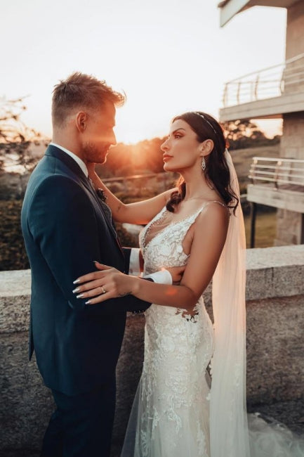 Unique Sleeveless V-Neck Tulle Floor-Length Wedding Dress Lace - Fashionpara