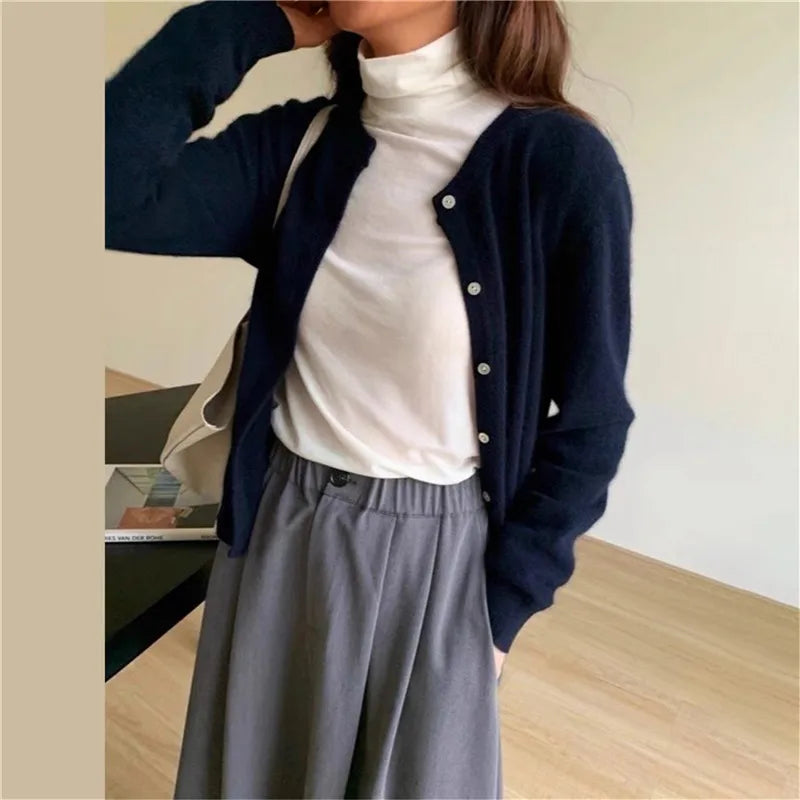 Single Breasted Solid Round Neck Knitted Cardigan