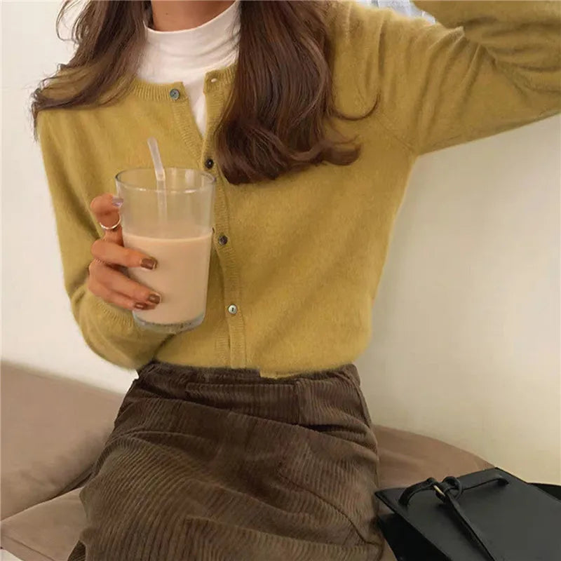 Single Breasted Solid Round Neck Knitted Cardigan