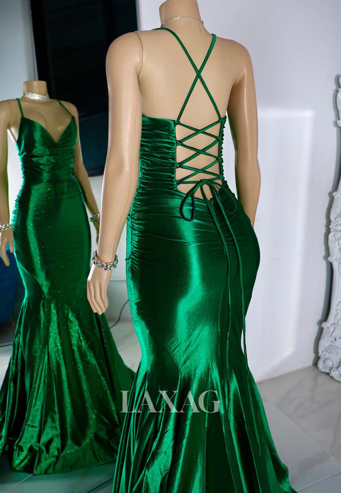 Spaghetti Straps V-Neck Sleeveless Mermaid Prom Dress PleatedSatin Sweep Train Party Gowns