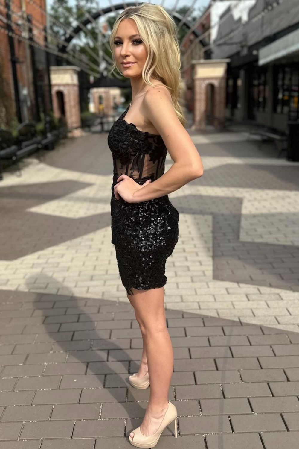 Sparkly Black Mermaid One Shoulder Short Homecoming Dress With Appliques