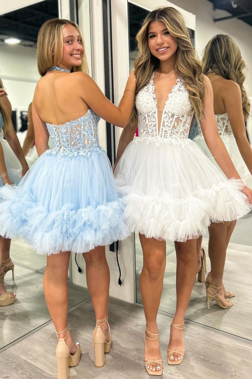 Stunning A-Line Halter Neck Lace Top Short Tulle Homecoming Dress - Fashionpara