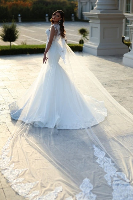 Charming Mermaid Sweetheart White Wedding Dress with Court Train - Fashionpara