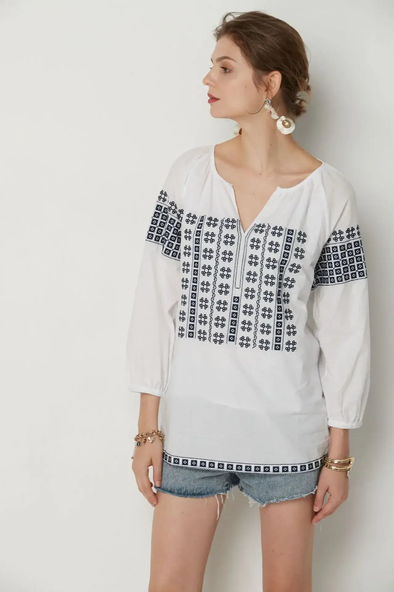 White Cotton Embroidery V-Neck Loose Pullover Boho Blouse