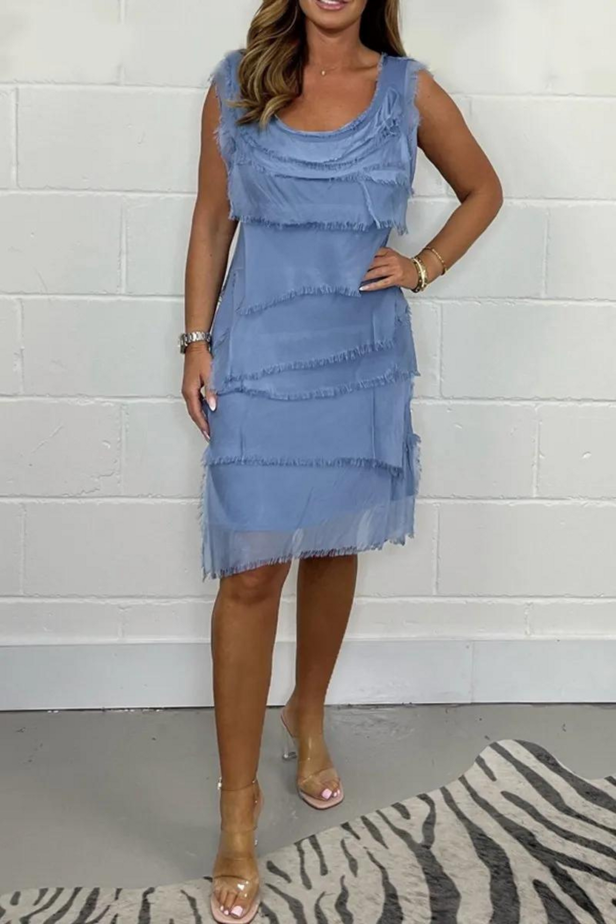 Sleeveless Scoop Neck Tiered Frayed Edge Shift Midi Dress - View 4