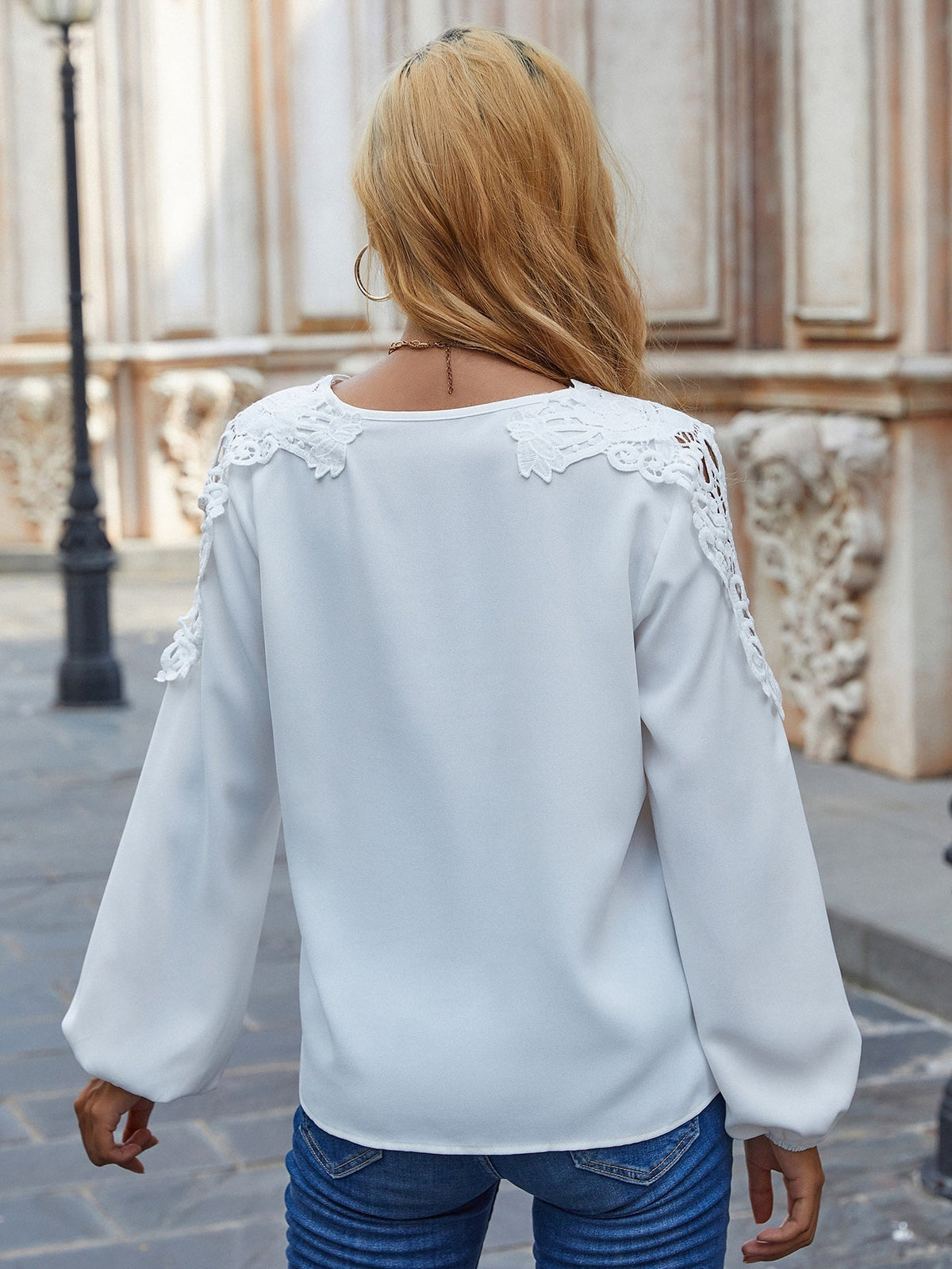 KittenAlarm - V-neck long-sleeved casual loose lace stitching top