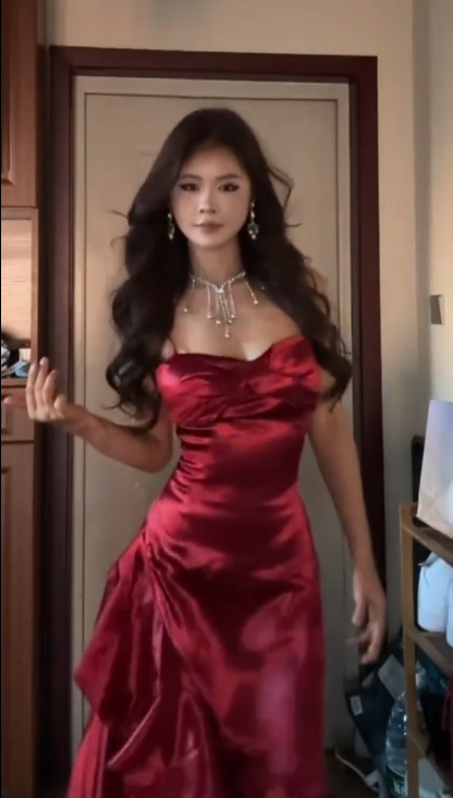 Elegant Spaghetti Straps Burgundy Satin Layered Mermaid Evening Dress Long Wedding Guest Dress D1553