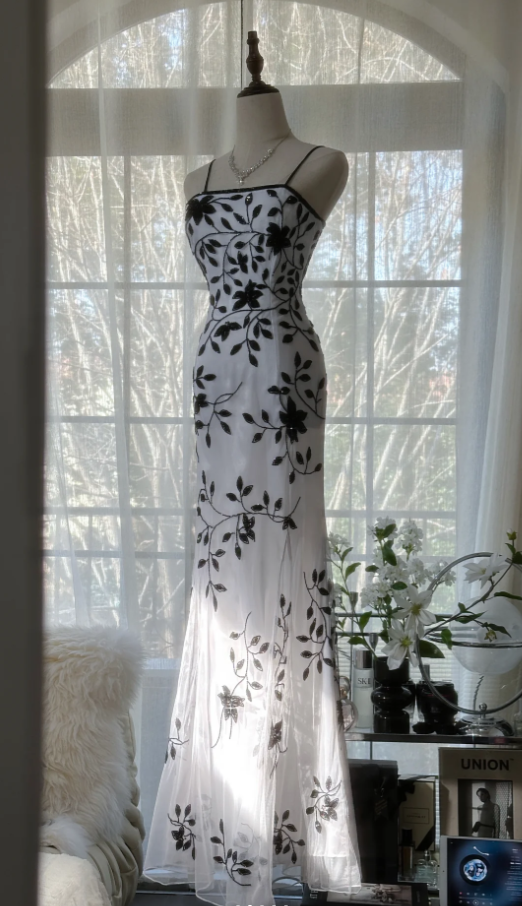 Unique Spaghetti Straps White Chiffon Black Beaded Mermaid Long Evening Dress Formal Birthday Party Dress D1793