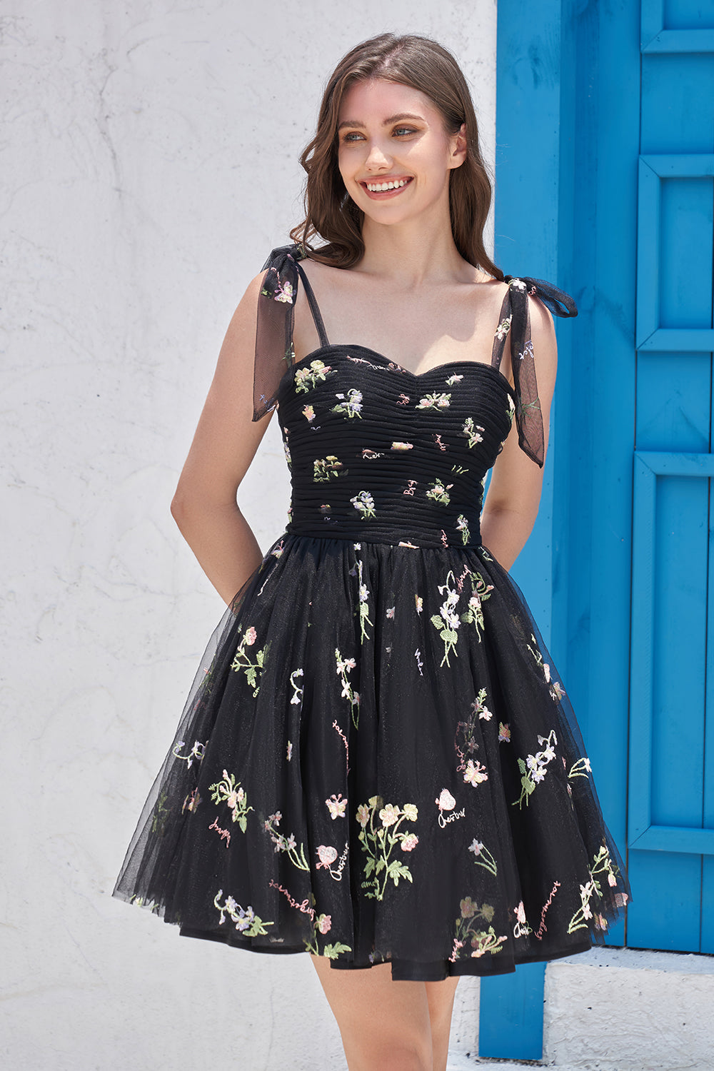 Sweetheart Black Short Homecoming Dress with Embroidery