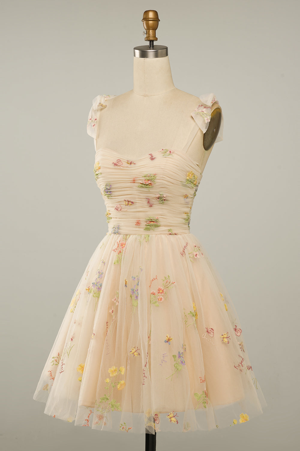 Sweetheart Black Short Homecoming Dress with Embroidery