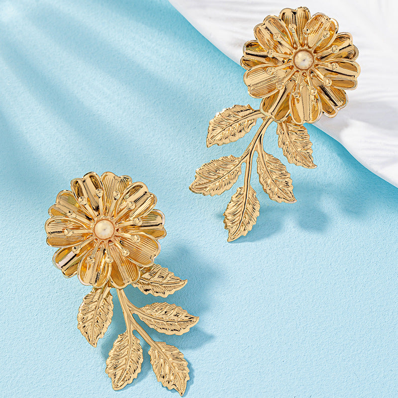 Retro Three-dimensional Flower and Leaf Earrings