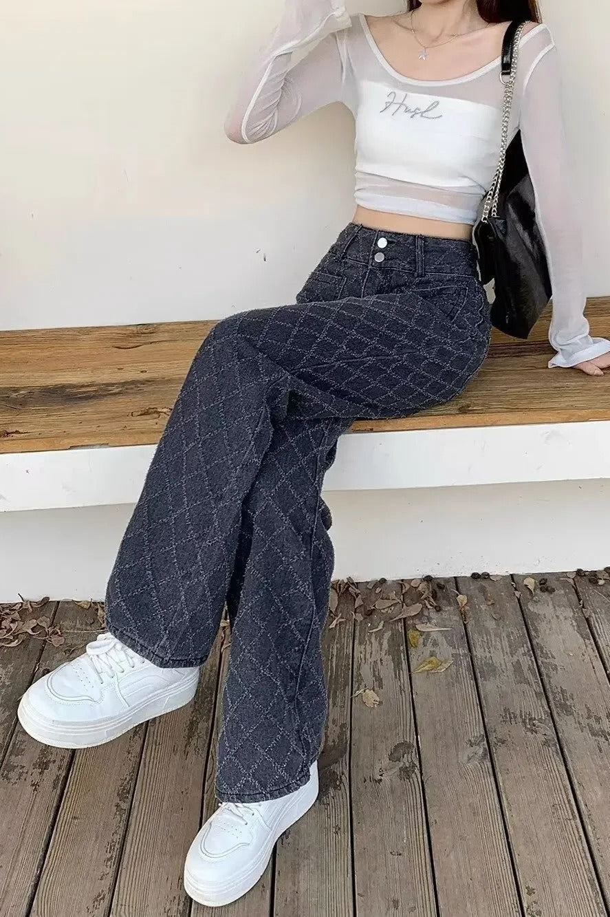 Loose Fit Slimming Straight-Leg Jeans