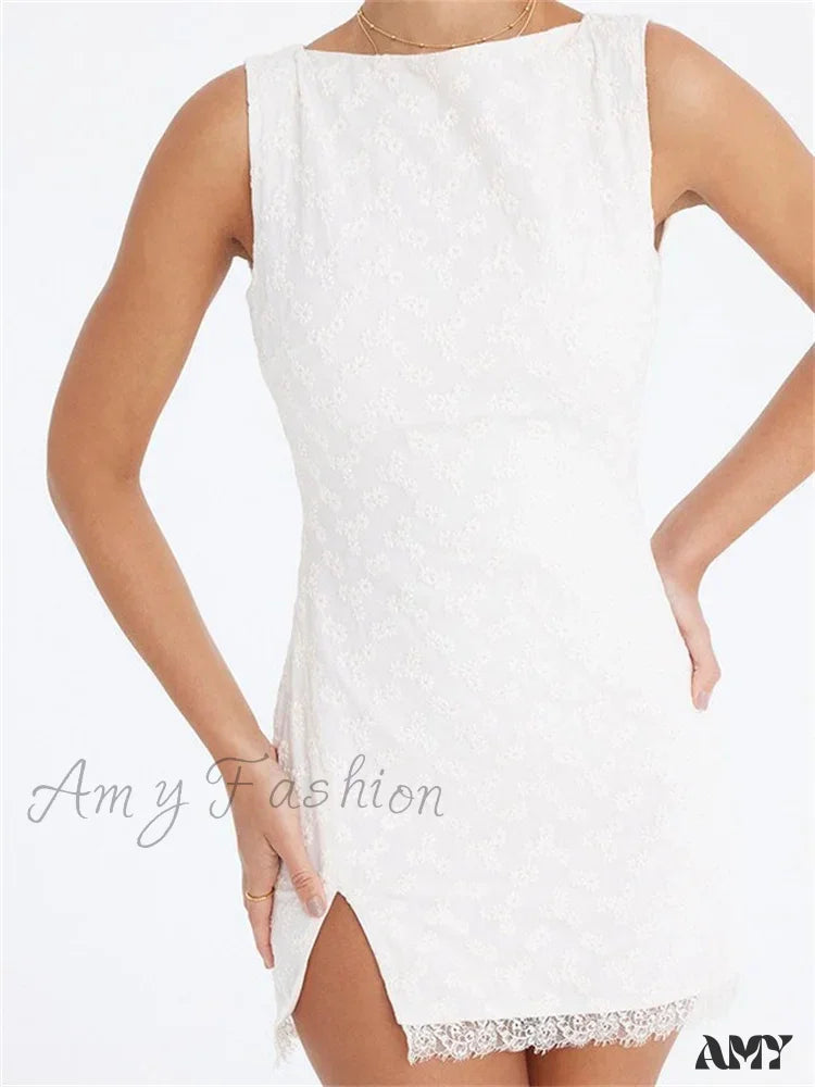 Floral Textured Boat-Neck Lace-Hem Bodycon Mini Dress 3