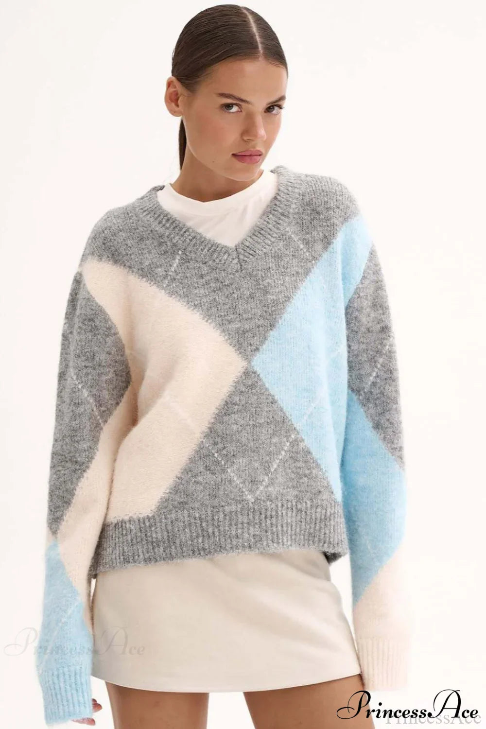 PrincessAce Argyle Crew Neck Sweater for Cozy Warmth