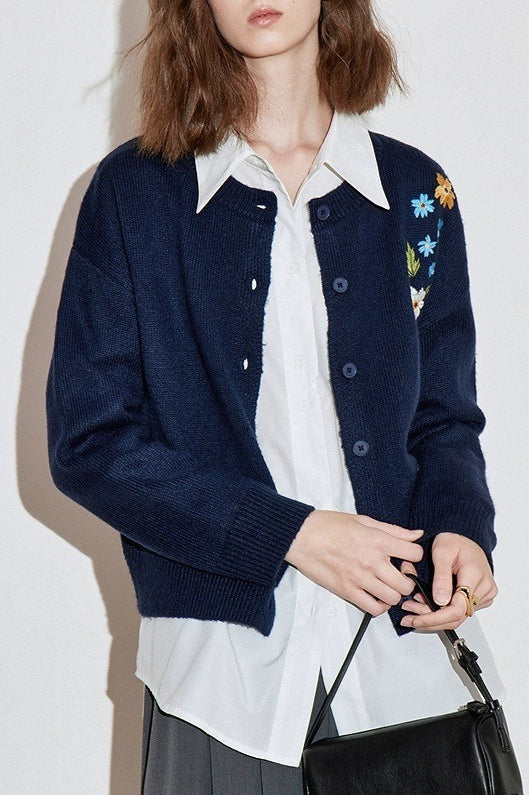 Vintage Floral Embroidered Knit Blouse